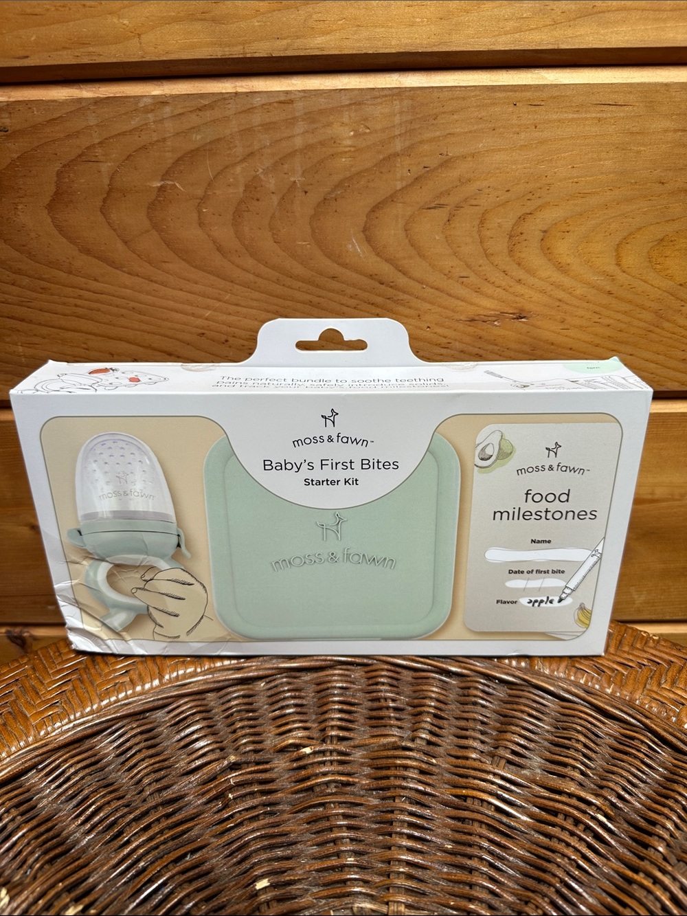 The Moss & Fawn Baby First Bites Bundle Starter Kit forage feeder fern color